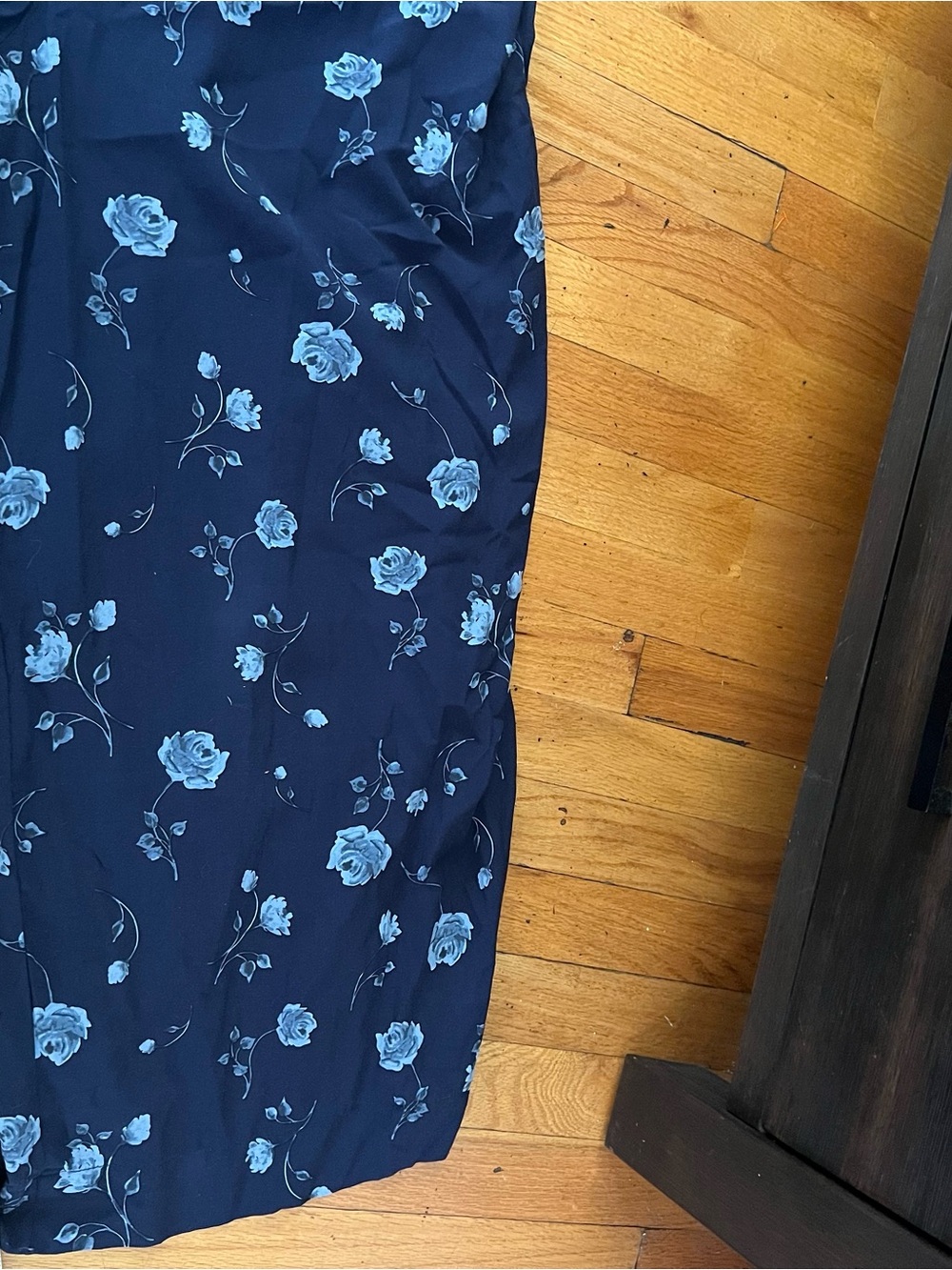 Torrid size 3X blue tossed floral rose flutter sleeve jumpsuit. - Picture 8 of 10